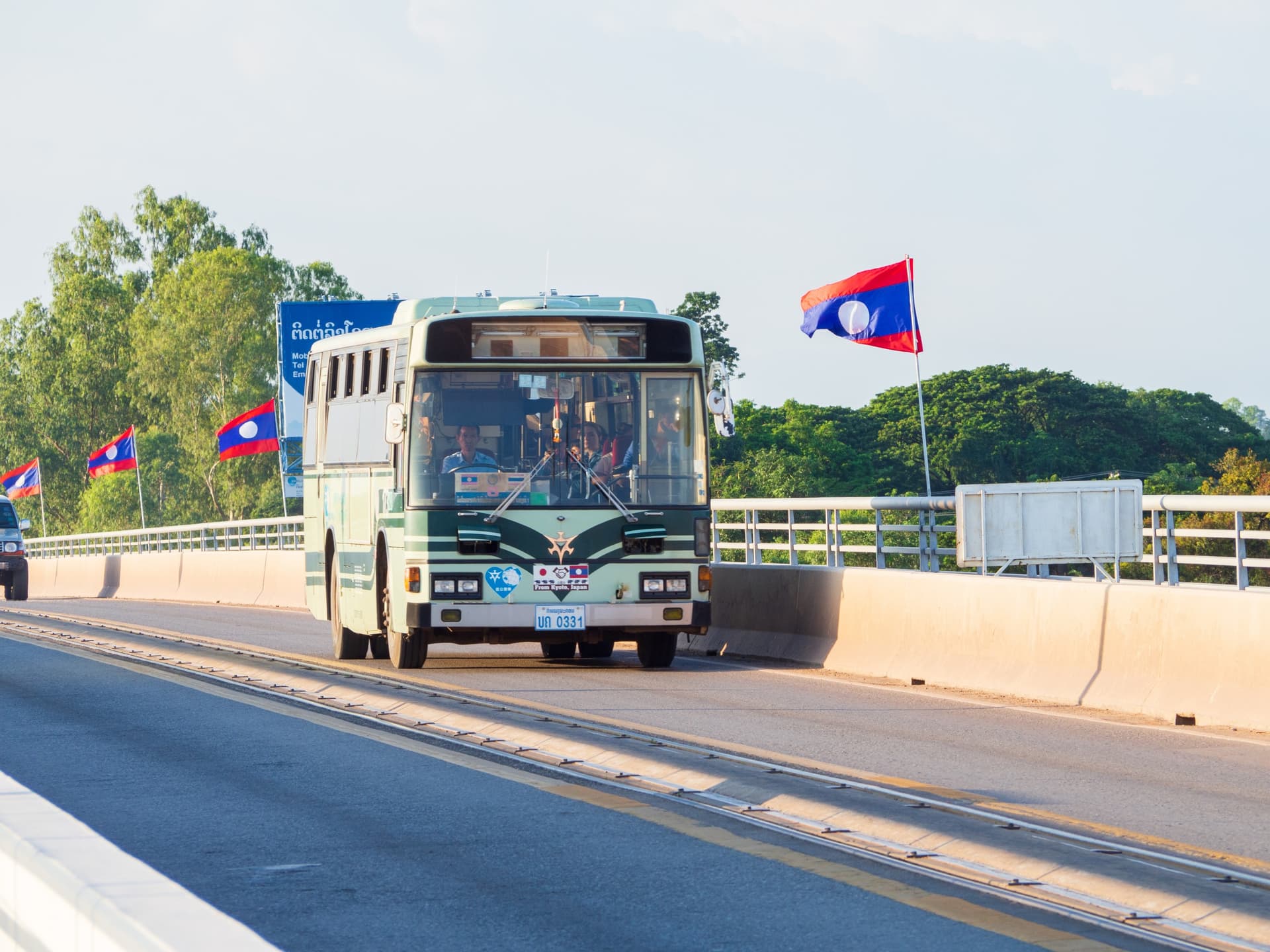 Conectar las diferentes ciudades de Laos en autobús